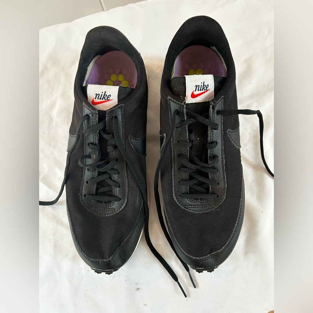 Nike Men's Black Canvas Sneakers